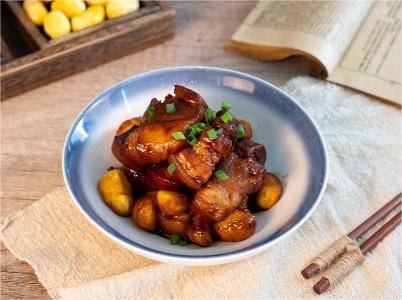 全家搶著(zhù)吃的——板栗紅燒肉
